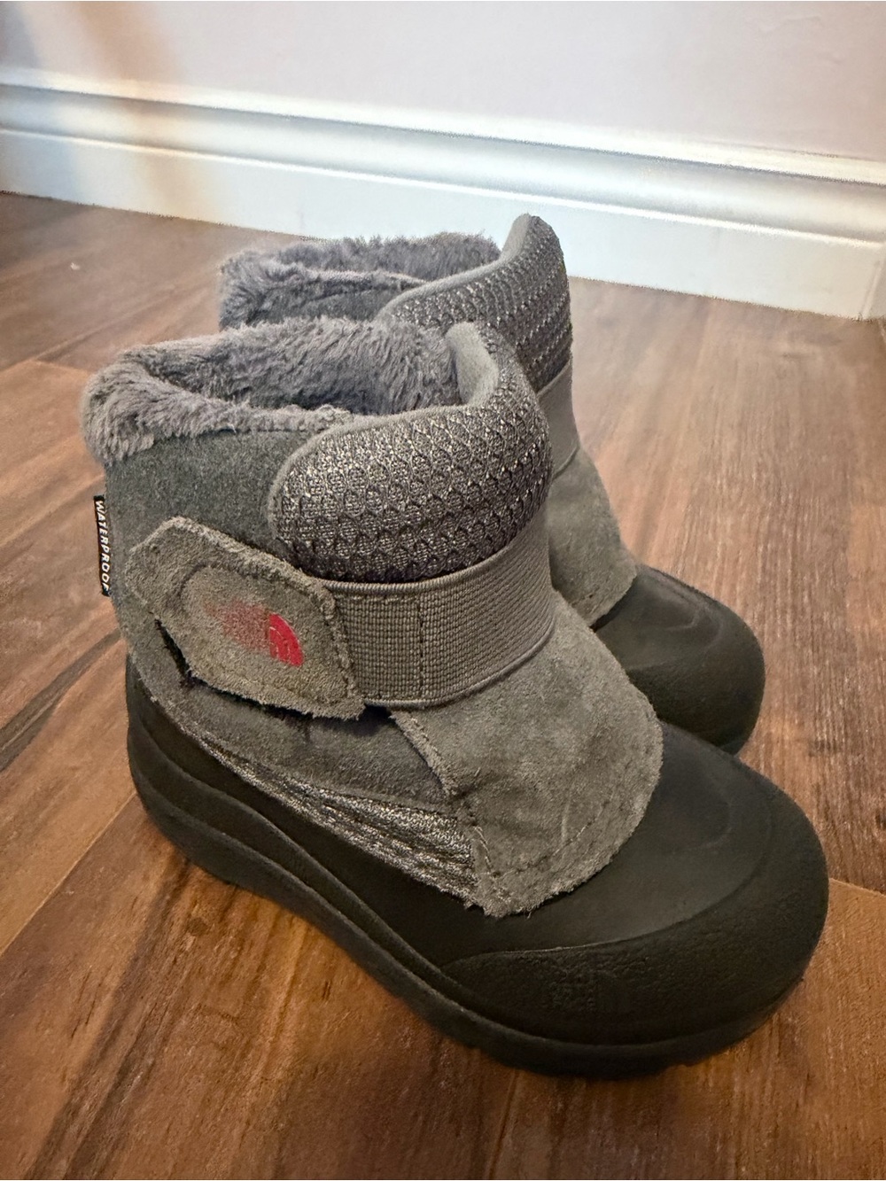 The North Face Kids Waterproof Winter Boots Grey Size 8 Faux Fur